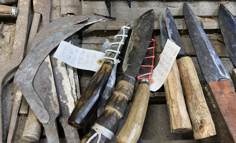 沖縄の鍛冶屋が作る、伝統的な島包丁 | 料理人 上江田崇の伝えるBlog